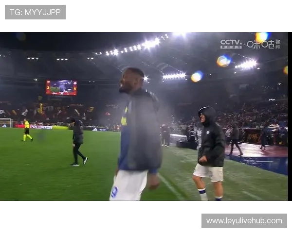 劳塔罗赛后拥抱图拉姆，更衣室庆祝视频曝光